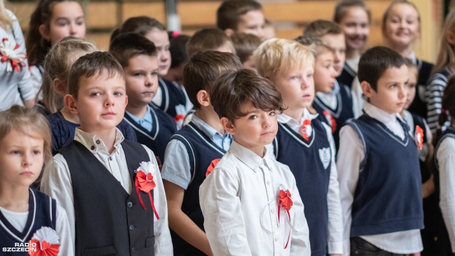 Prawie 144 tysięcy uczniów z naszego regionu wzięło udział w piątkowej akcji Szkoła do hymnu. Inicjatywa Ministerstwa Edukacji Narodowej ma uczcić 101. rocznicę Odzyskania Niepodległości.