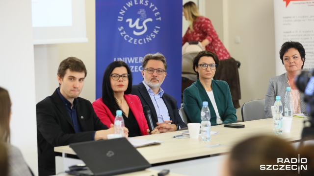 Pięcioro panelistów, kilkudziesięciu studentów i żywa dyskusja - tak wyglądały obchody 25-lecia działalności Koła Młodych Językoznawców Uniwersytetu Szczecińskiego, połączone z debatą na temat mowy nienawiści.