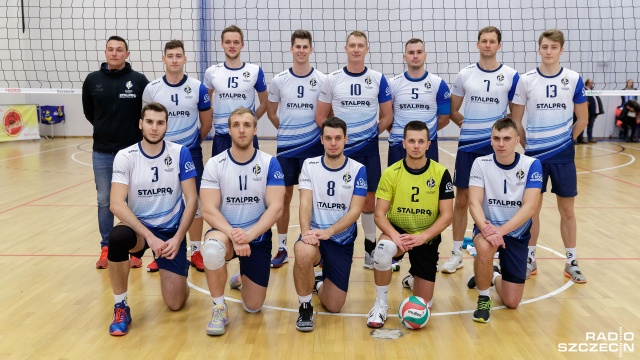 Stalpro Błyskawica Szczecin wygrała przed własną publicznością z drużyną SGS Goleniów 3:1 w meczu III ligi.
