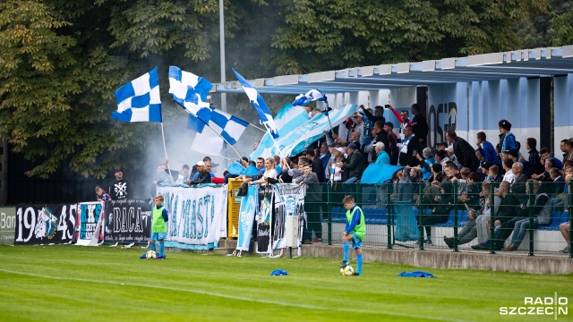 Piłkarze Błękitnych od zwycięstwa rozpoczęli rewanżową rundę rozgrywek o mistrzostwo 2. ligi. Stargardzianie wygrali w sobotę na swoim stadionie z Górnikiem Polkowice 3:2 w 18. kolejce.