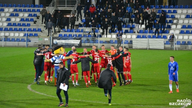 Piłkarze Kotwicy Kołobrzeg udanie zakończyli rundę jesienną w 3. lidze. W sobotni wieczór pokonali Bałtyk Gdynia 1:0.