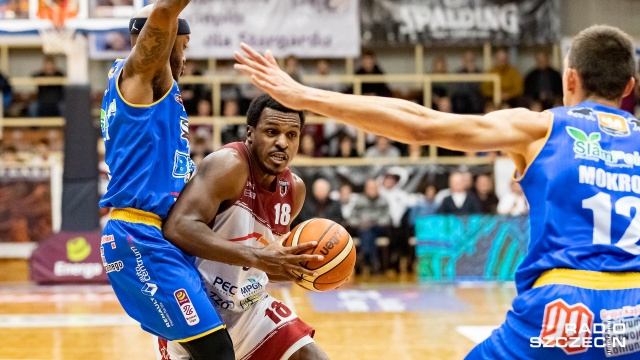 Spójnia Stargard pokonała u siebie BM Slam Stal Ostrów Wielkopolski 80-66. Kluczowa dla drużyny ze Stargardu była druga kwarta, którą gospodarze wygrali aż 35 do 20.