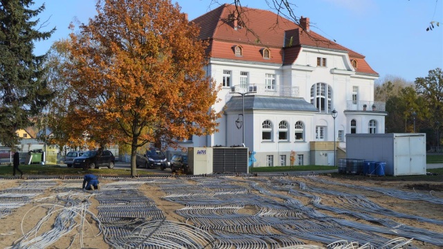 Lodowisko w Stargardzie zmienia lokalizację, właśnie ruszyła jego budowa.