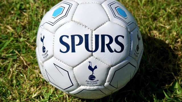 Portugalczyk Jose Mourinho został trenerem piłkarzy Tottenhamu Hotspur. Zastąpił na tym stanowisku zwolnionego we wtorek przez londyński klub Argentyńczyka Mauricio Pochettino.
