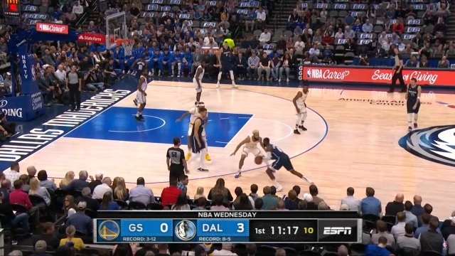 Słoweński koszykarz Luka Doncic zdobył 35 punktów, miał 10 zbiórek i 11 asyst, a jego Dallas Mavericks wygrali z Golden State Warriors aż 142:94 w meczu zasadniczej fazy rozgrywek ligi NBA.
