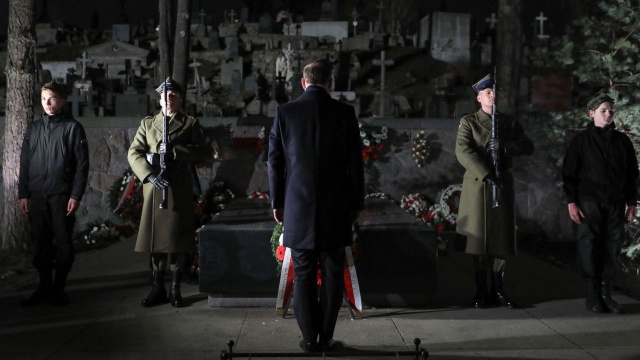 W kaplicy-panteonie na Cmentarzu na Rossie w Wilnie spoczęły szczątki przywódców i uczestników Powstania Styczniowego. Wcześniej ulicami Wilna przeszedł kondukt żałobny, a w Katedrze Wileńskiej została odprawiona msza święta pogrzebowa.