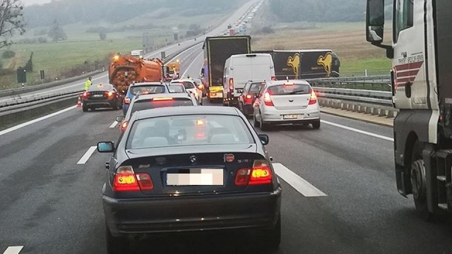 Uwaga podróżujący z Berlina w stronę Szczecina. Ok. 25 kilometrów przed Kołbaskowem zamknięto przejazd.