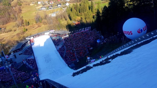 Kamil Stoch zajął trzecie miejsce w zawodach Pucharu Świata w skokach narciarskich w Wiśle.