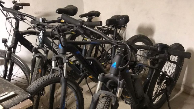 Kilkanaście samochodów, dwa quady i dziesięć rowerów zabezpieczyli w Białogardzie policjanci z Koszalina.