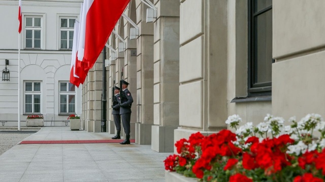 W Warszawie gości duńska para książęca - następca tronu Danii książę Fryderyk oraz księżna Maria Elżbieta. Duńską parę książęcą przyjmie prezydent Andrzej Duda wraz z małżonką Agatą Kornhauser-Dudą.