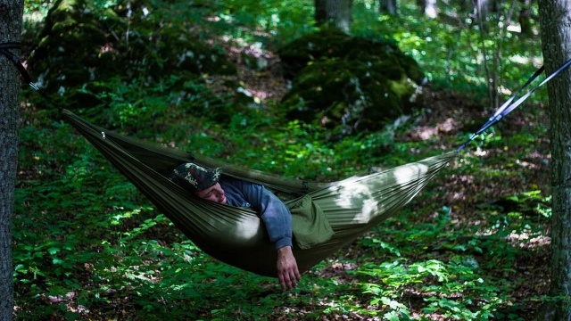 Amatorzy bushcraftu i survivalu na pewno się ucieszą: Lasy Państwowe w ramach pilotażowego programu wyznaczyły specjalne miejsca, w których legalnie można uprawiać to hobby, czyli sztukę przetrwania.