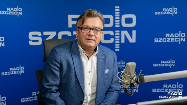 Poseł KO o relacjach z kolegą z którym wygrał o 28 głosów: - Rozmawiamy, Norbert Obrycki nie ma do mnie pretensji, choć pewnie żal jest - mówił w Rozmowie pod krawatem Artur Łącki.