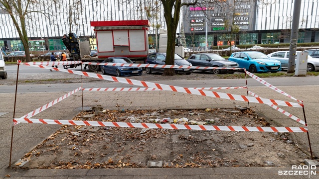 Dlaczego nie ma jeszcze nowych pawilonów w alei Wyzwolenia w Szczecinie Będą, ale później - zapewnia Żegluga Szczecińska.