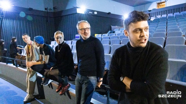 Trwają intensywne przygotowania do niedzielnej premiery w Teatrze Współczesnym. Na dużej scenie trwają próby sztuki Kaspar Hauser na podstawie powieści Jakuba Wassermanna o tym samym tytule.