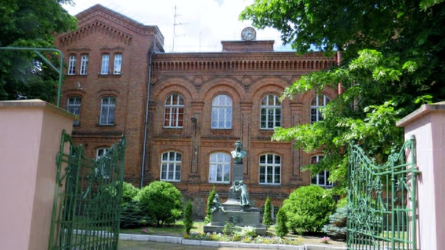 Ponad pół miliona złotych unijnego dofinansowania otrzyma Powiat Gryfiński na termomodernizację Domu Pomocy Społecznej w Moryniu.