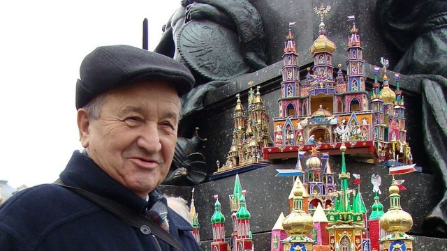 Szopkarze zaprezentowali uroczyście swoje dzieła wokół pomnika Adama Mickiewicza na Rynku Głównym w Krakowie.