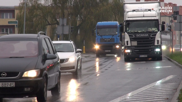 Od piątku kierowcy mają obowiązek tworzenia tak zwanych korytarzy życia oraz jazdy na tak zwany suwak. Korytarze życia mają umożliwić jak najszybsze dotarcie służb ratunkowych na miejsce wypadku. Najbardziej potrzebne są na drogach szybkiego ruchu.