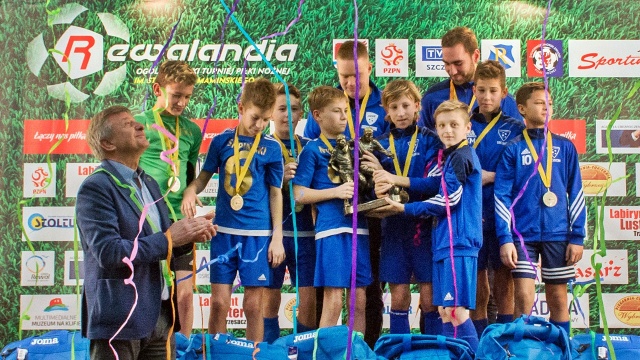 16 drużyn z całej Polski weźmie udział w XIX edycji Turnieju Piłki Nożnej Rewalandia 2019. Młodzi piłkarze do lat 13 reprezentować będą kluby Ekstraklasy oraz pierwszej i drugiej ligi.