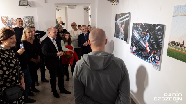 Jaki był ten rok w obiektywie szczecińskich fotoreporterów - można przekonać się oglądając wystawę w szczecińskim Muzeum Techniki i Komunikacji przy ulicy Niemierzyńskiej.