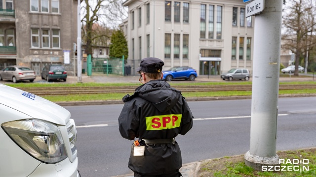 W Wigilię, Sylwestra, Święta Bożego Narodzenia i Nowy Rok postój w Strefie Płatnego Parkowania jest bezpłatny - przypominają urzędnicy.