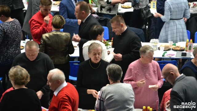 W miejscowej hali Milenium odbyła się Wigilia dla Samotnych. To wydarzenie już piąty rok z rzędu organizuje Fundacja Wolne Miejsce.