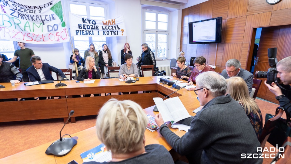 Protest rodziców i uczniów z Centrum Edukacji Ogrodniczej w Zdrojach. Fot. Robert Stachnik [Radio Szczecin]