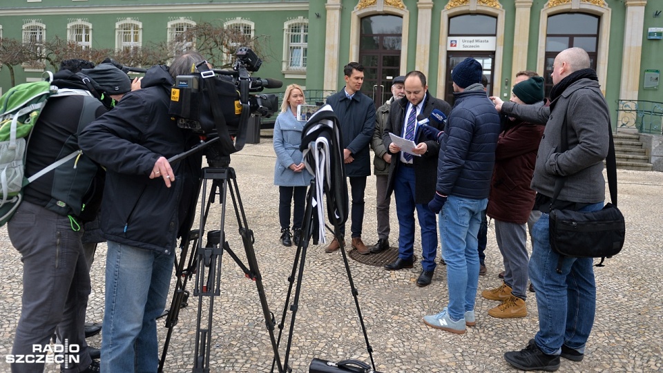 Konferencja Prawa i Sprawiedliwości. Fot. Łukasz Szełemej [Radio Szczecin]