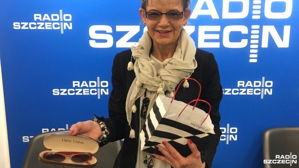 Codziennie zgłasza się ktoś, kto chce pomóc, jak np. nasza słuchaczka Urszula Jagodzińska. Fot. Anna Łukaszek [Radio Szczecin]