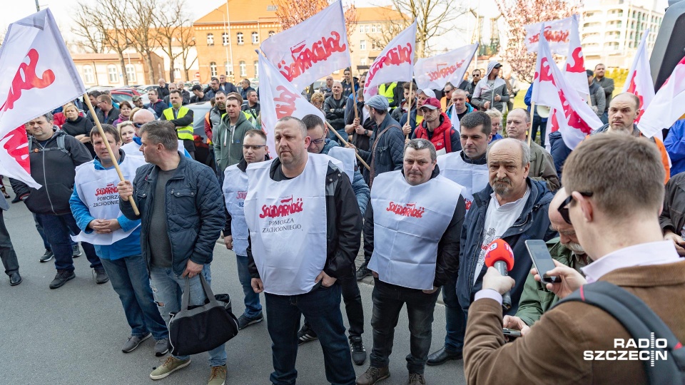 Bulk Cargo-Port Szczecin to spółka, która prowadzi przeładunki m.in. w rejonie Basenu Górniczego. Jej pracownicy obawiają się utraty pracy. Fot. Robert Stachnik [Radio Szczecin]