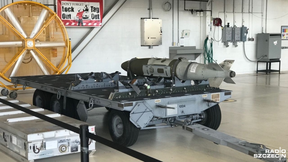 Minister Obrony Mariusz Błaszczak swój pobyt w USA rozpoczął od wizyty w Eglin - bazie sił powietrznych USA. Fot. Jan Pachlowski [Radio Szczecin]