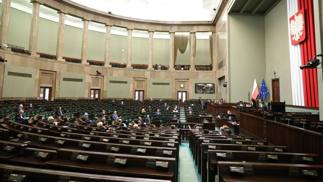 Wieczorem w Sejmie odbędzie się głosowanie nad poprawkami Senatu do ustawy budżetowej na 2023 rok.