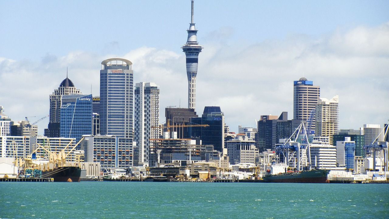 Dwie osoby zginęły, a sześć zostało rannych w strzelaninie, do której doszło na budowie w największym mieście Nowej Zelandii, Auckland.