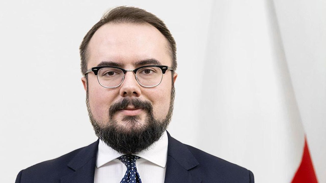 Polska stanowczo sprzeciwia się paktowi migracyjnemu - mówił wiceminister spraw zagranicznych Paweł Jabłoński w TVP Info.
