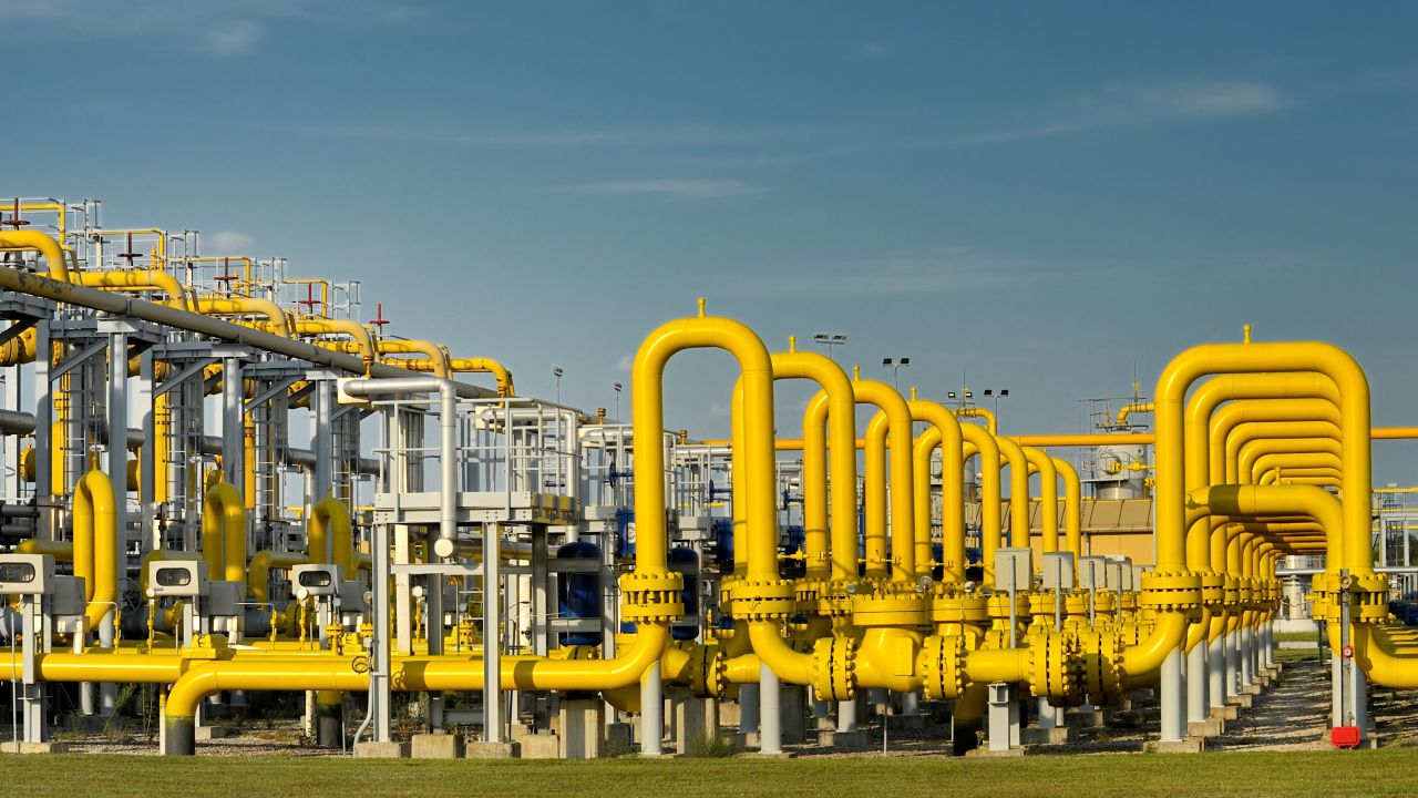 Grupa Kapitałowa PGNiG we wtorek dostarczy gaz do Mołdawii - informuje spółka w komunikacie. Przetarg na sprzedaż gazu ziemnego do tego kraju wygrały PGNiG Supply  Trading (PST) we współpracy z amerykańsko-ukraińskim ERU. Będzie to pierwsza w historii dostawa nierosyjskiego gazu do tego kraju.