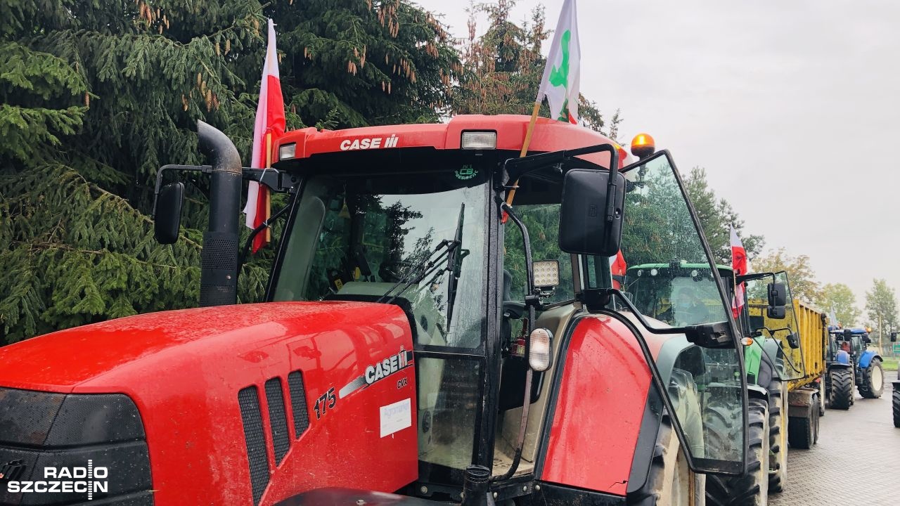Minister rolnictwa spotkał się z protestującymi rolnikami w Zosinie