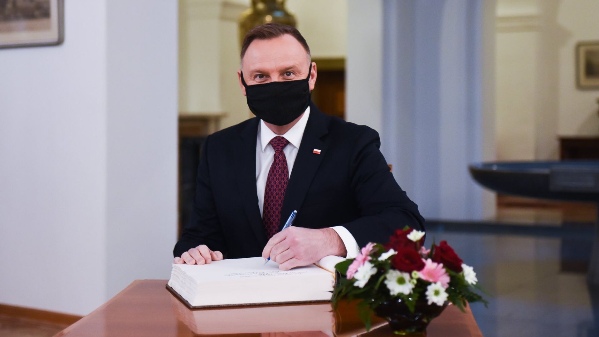 Prezydent Andrzej Duda przekazał wyrazy współczucia prezydentowi Republiki Indonezji Joko Wido, w związku ze śmiercią obywateli tego kraju w katastrofie samolotu i w wyniku osunięcia ziemi na wyspie Jawa.