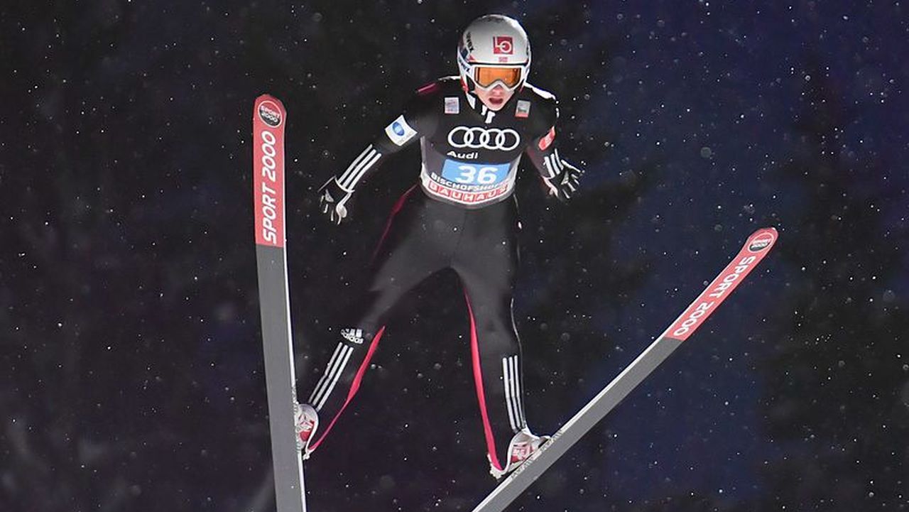 Halvor Egner Granerud okazał się najlepszy w konkursie pucharu świata w skokach narciarskich w Lillehammer.