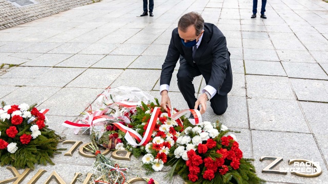 Fot. Robert Stachnik [Radio Szczecin] Święto Konstytucji 3 maja, a w tle dyskusja wyborcza [2x WIDEO, DUŻO ZDJĘĆ]