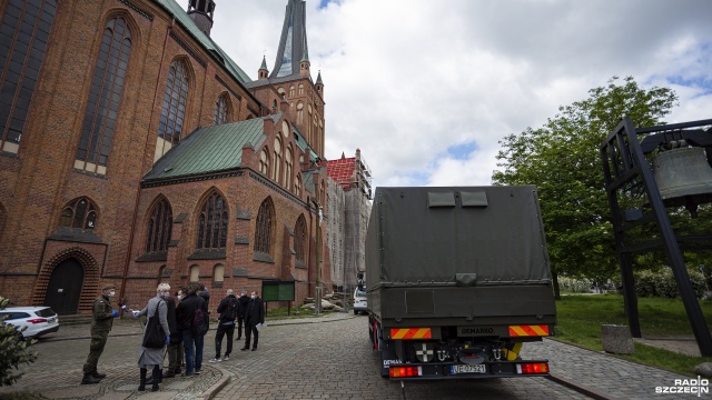 Fot. Mateusz Papke [Radio Szczecin] Terytorialsi dostarczyli żywność podopiecznym Caritasu [ZDJĘCIA]