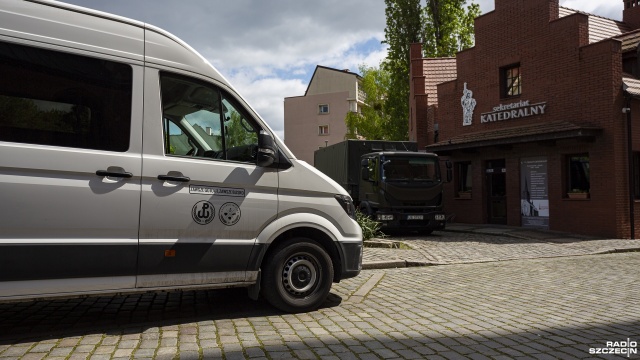 Fot. Mateusz Papke [Radio Szczecin] Terytorialsi dostarczyli żywność podopiecznym Caritasu [ZDJĘCIA]