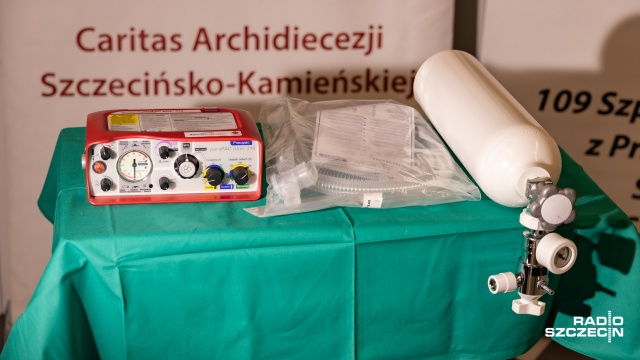 Fot. Robert Stachnik [Radio Szczecin] Przenośny respirator trafił do szczecińskiego Szpitala Wojskowego [WIDEO, ZDJĘCIA]