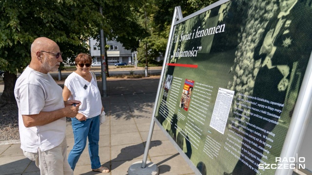 Fot. Robert Stachnik [Radio Szczecin] Plenerowa wystawa w 40. rocznicę strajku szczecińskich stoczni [WIDEO, DUŻO ZDJĘĆ]