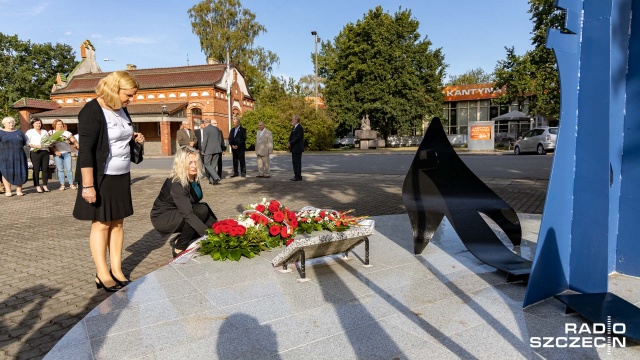 Fot. Robert Stachnik [Radio Szczecin] Portowcy ze Szczecina uczcili rocznicę podpisania Porozumień Sierpniowych [ZDJĘCIA]