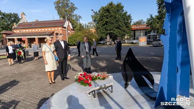 Fot. Robert Stachnik [Radio Szczecin] Portowcy ze Szczecina uczcili rocznicę podpisania Porozumień Sierpniowych [ZDJĘCIA]