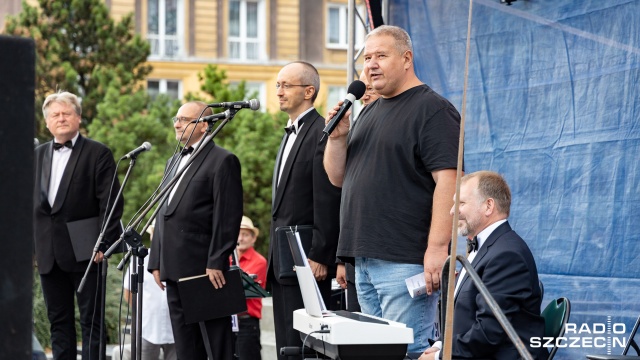 Fot. Robert Stachnik [Radio Szczecin] Patriotyczne śpiewanie w centrum Szczecina [WIDEO, ZDJĘCIA]