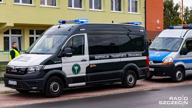 Fot. Robert Stachnik [Radio Szczecin] Kontrole szkolnych autobusów. Ważny nie tylko stan techniczny pojazdu [WIDEO, DUŻO ZDJĘĆ]