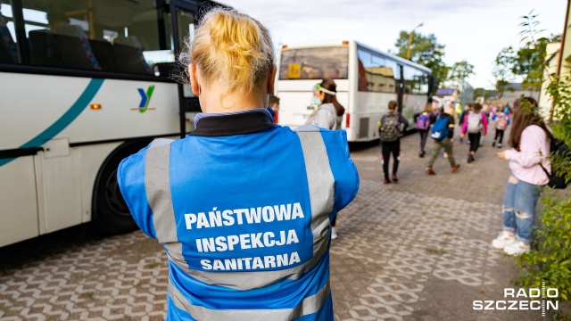 Fot. Robert Stachnik [Radio Szczecin] Kontrole szkolnych autobusów. Ważny nie tylko stan techniczny pojazdu [WIDEO, DUŻO ZDJĘĆ]