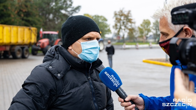 Fot. Robert Stachnik [Radio Szczecin] Protest w Stargardzie. Rolnicy przeciwko "Piątce dla zwierząt" [WIDEO, DUŻO ZDJĘĆ]