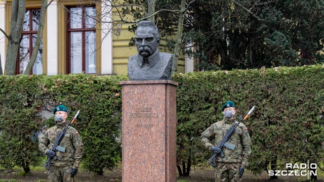 Fot. Robert Stachnik [Radio Szczecin] Wojewoda: oddać hołd przodkom, zbudować pomnik Marszałka [WIDEO, DUŻO ZDJĘĆ]