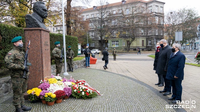 Fot. Robert Stachnik [Radio Szczecin] Wojewoda: oddać hołd przodkom, zbudować pomnik Marszałka [WIDEO, DUŻO ZDJĘĆ]